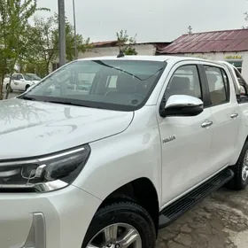 Toyota Hilux 2023