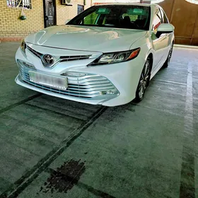 Toyota Camry 2018