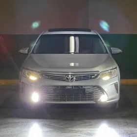 Toyota Camry 2015