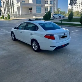 Nissan Versa 2018