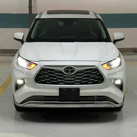 Toyota Highlander 2021