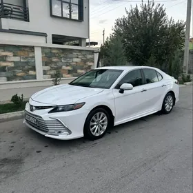 Toyota Camry 2020