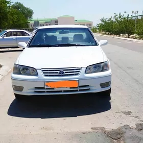 Toyota Camry 2001