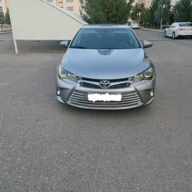 Toyota Camry 2017