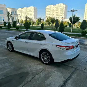 Toyota Camry 2019