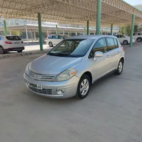 Nissan Versa 2012