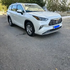 Toyota Highlander 2021