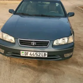 Toyota Camry 2000