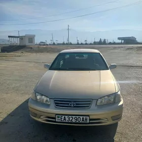 Toyota Camry 2000