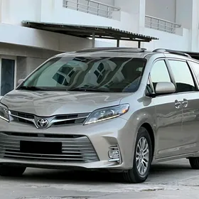 Toyota Sienna 2015