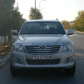 Toyota Hilux 2013