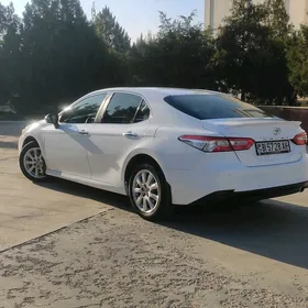 Toyota Camry 2019