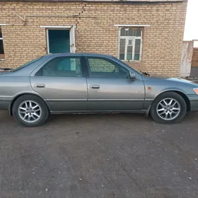 Toyota Camry 2000