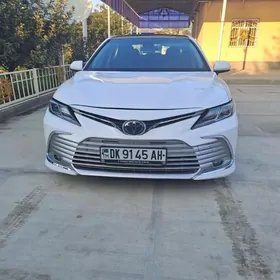 Toyota Camry 2020