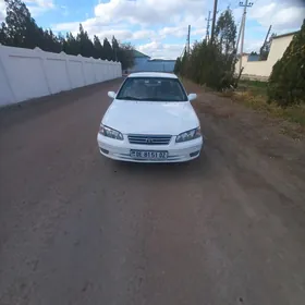 Toyota Camry 2001