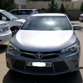 Toyota Camry 2015