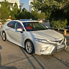 Toyota Camry 2019