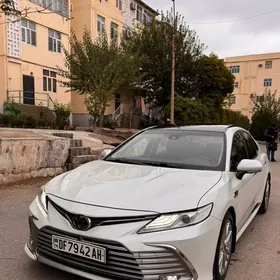 Toyota Camry 2018