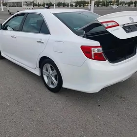 Toyota Camry 2014