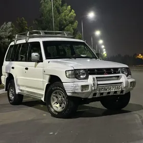 Mitsubishi Pajero 1999