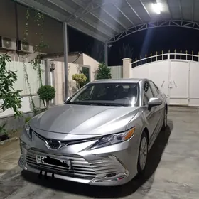 Toyota Camry 2020