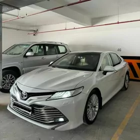 Toyota Camry 2018