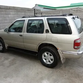 Nissan Pathfinder 1998