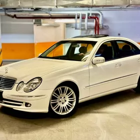 Mercedes-Benz E320 2003