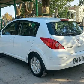 Nissan Versa 2010