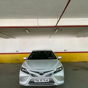 Toyota Camry 2021