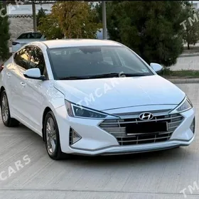 Hyundai Elantra 2020