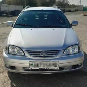 Toyota Avensis 2002