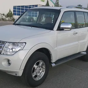 Mitsubishi Pajero 2009