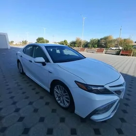 Toyota Camry 2021