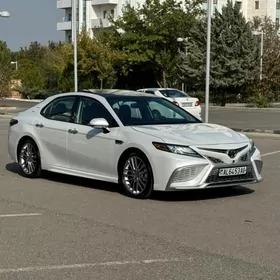 Toyota Camry 2021