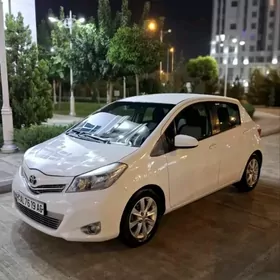 Toyota Yaris 2012