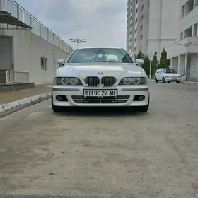 BMW E39 2001