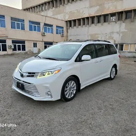 Toyota Sienna 2019