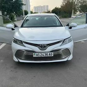 Toyota Camry 2018