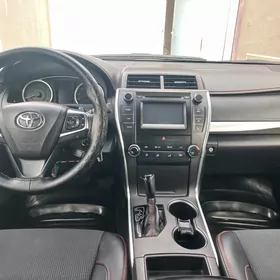 Toyota Camry 2016