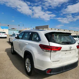 Toyota Highlander 2019