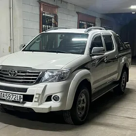 Toyota Hilux 2015