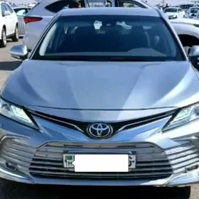 Toyota Camry 2019