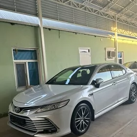 Toyota Camry 2023