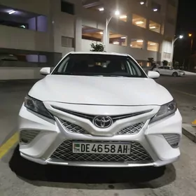 Toyota Camry 2019