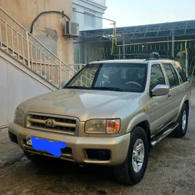 Nissan Pathfinder 2000