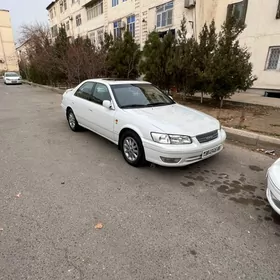 Toyota Camry 2000