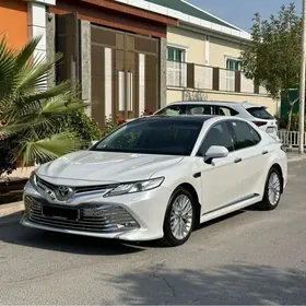 Toyota Camry 2020