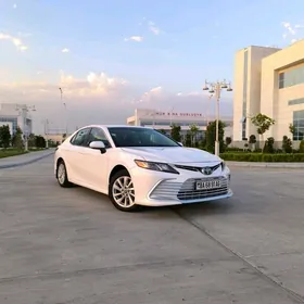 Toyota Camry 2021