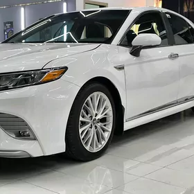 Toyota Camry 2018